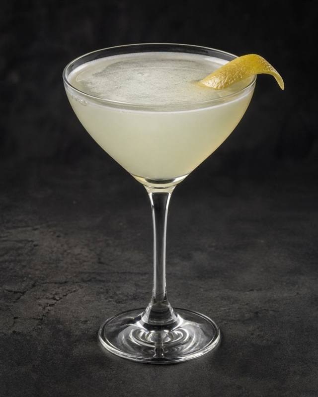 Alaska cocktail illustration
