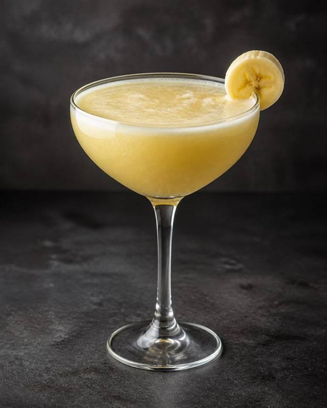 Banana Daiquiri cocktail illustration