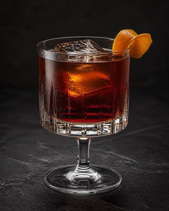 Coffee Negroni cocktail illustration