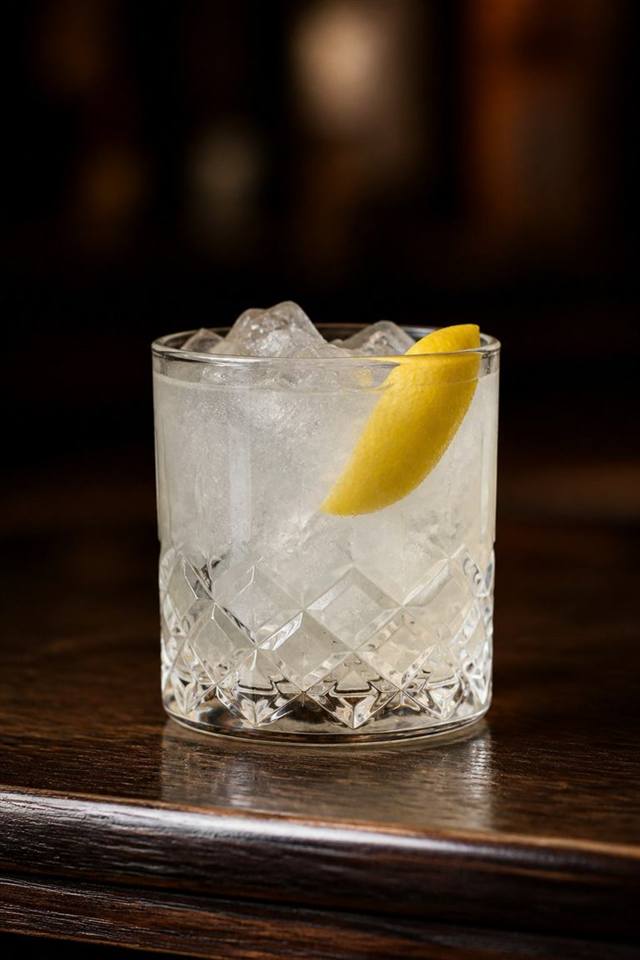 Gin Toddy cocktail illustration