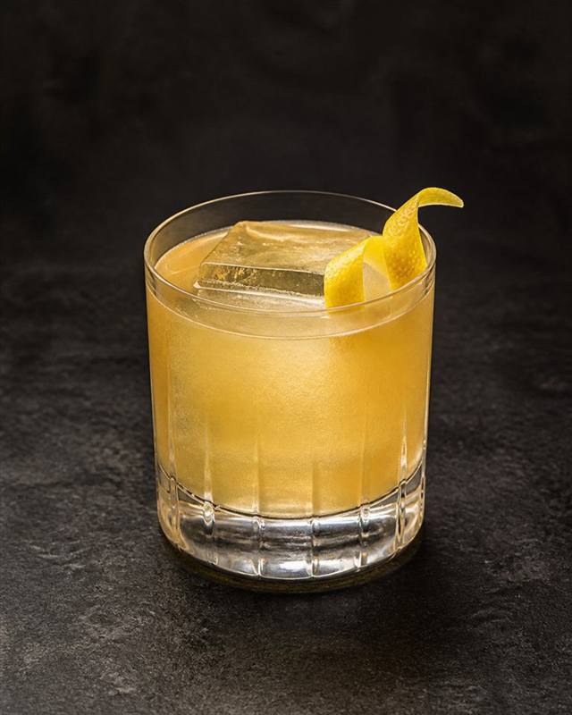 Gold Rush cocktail illustration