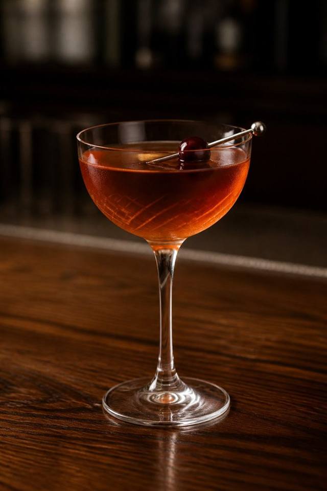 Martinez 2 cocktail illustration