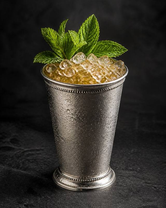 Mint Julep cocktail illustration