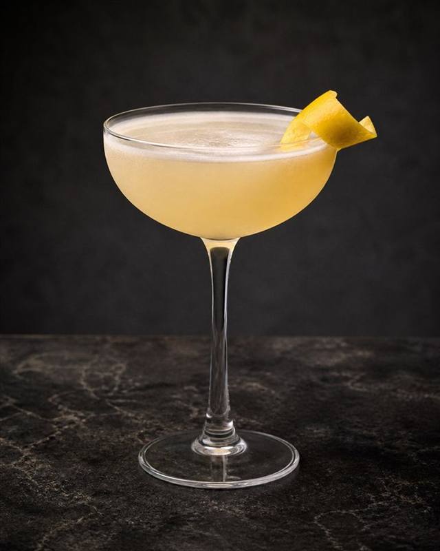 Pegu Club cocktail illustration