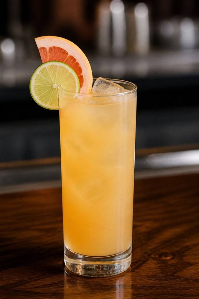 Pineapple Paloma cocktail illustration
