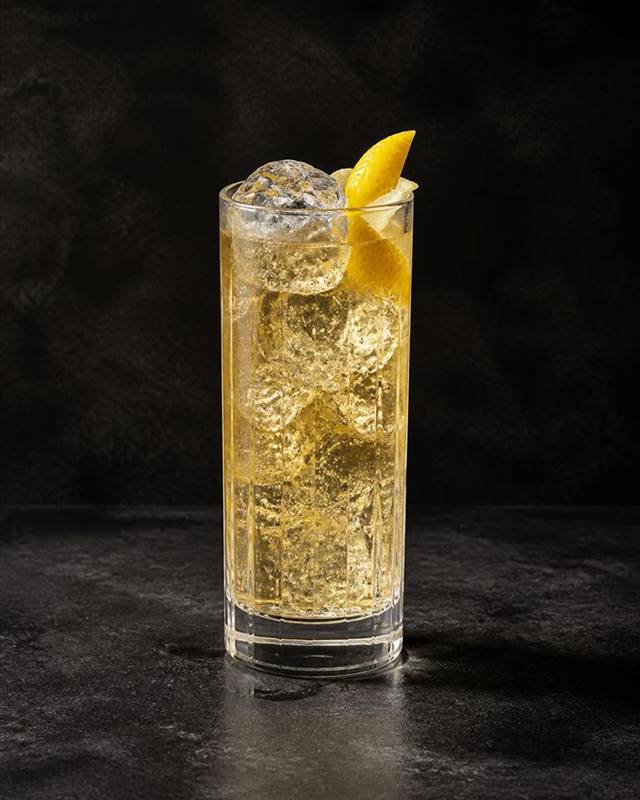 Whiskey Highball cocktail illustration